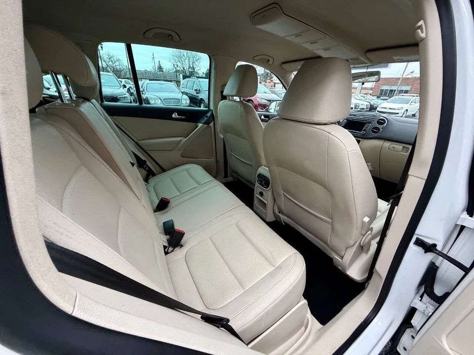 2012 Volkswagen Tiguan - Image 12 of 20