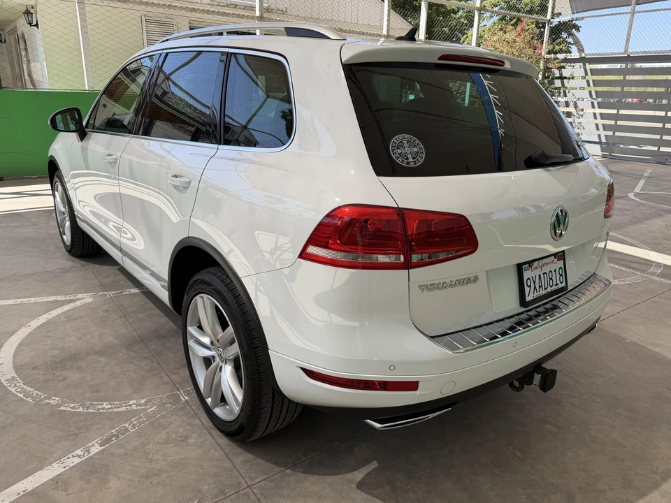 2012 Volkswagen Touareg - Image 10 of 31