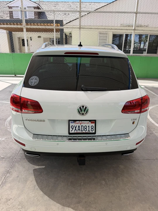 2012 Volkswagen Touareg - Image 12 of 31