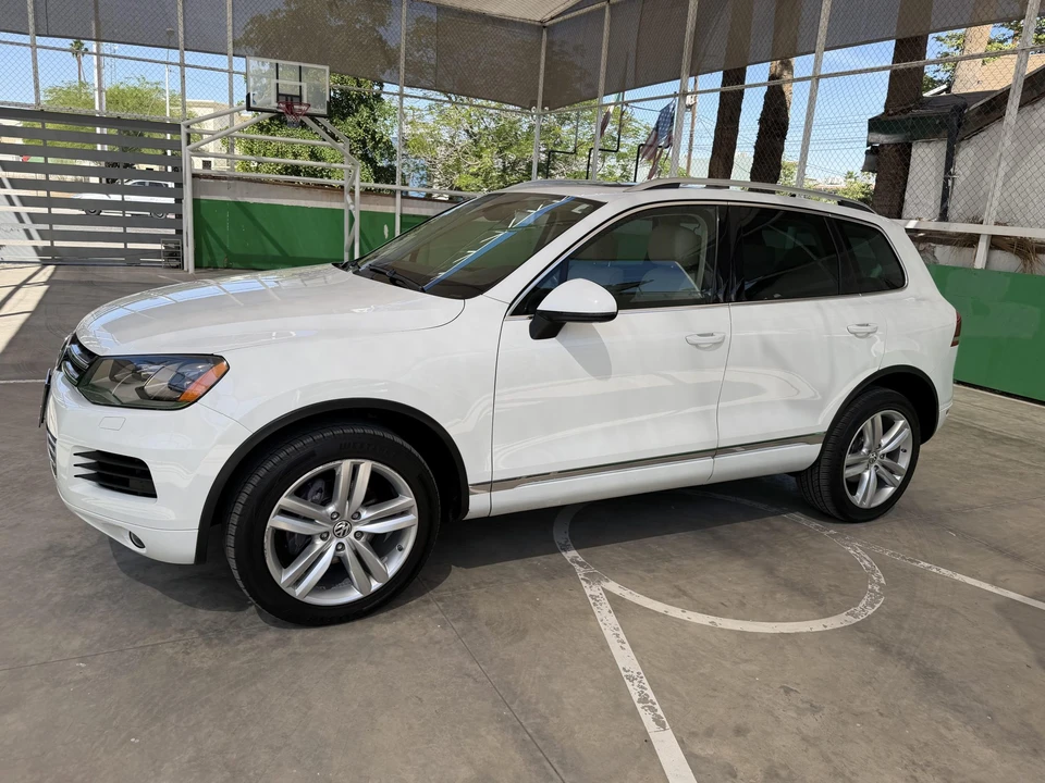 2012 Volkswagen Touareg - Image 6 of 31