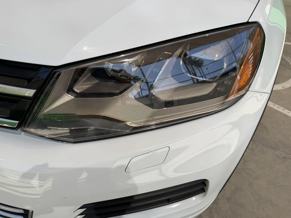 2012 Volkswagen Touareg - Image 25 of 31
