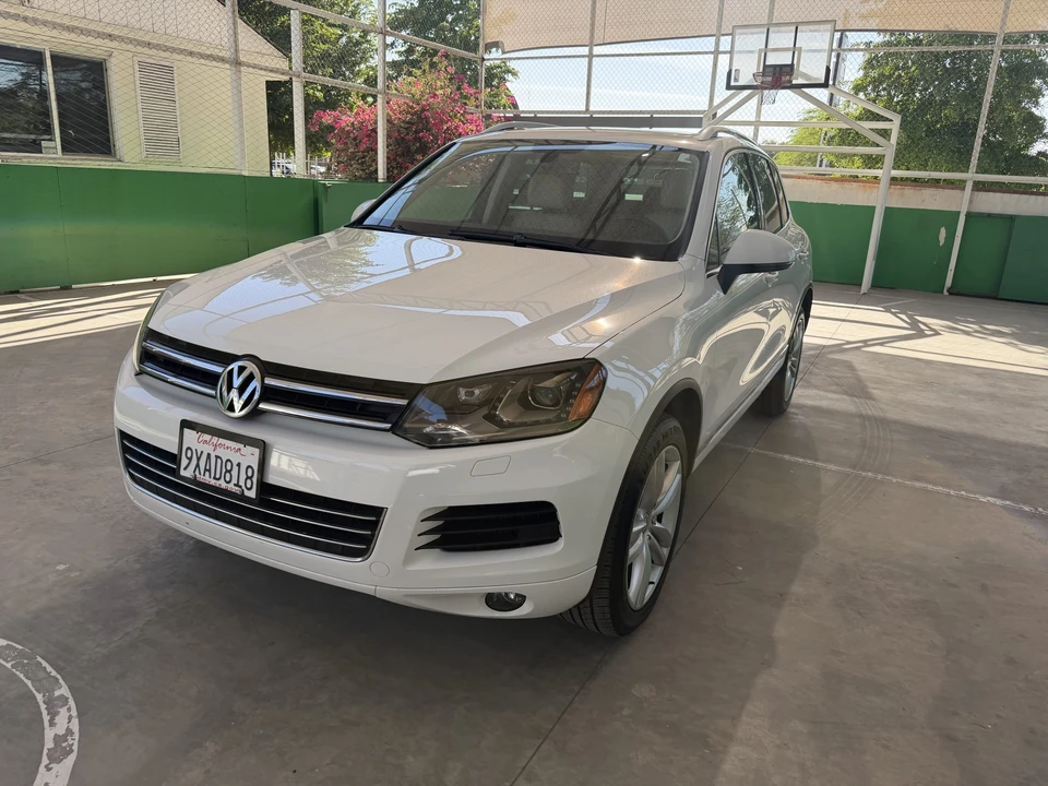 2012 Volkswagen Touareg - Image 3 of 31