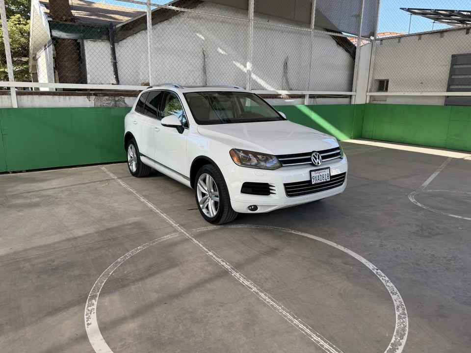 2012 Volkswagen Touareg - Image 18 of 31