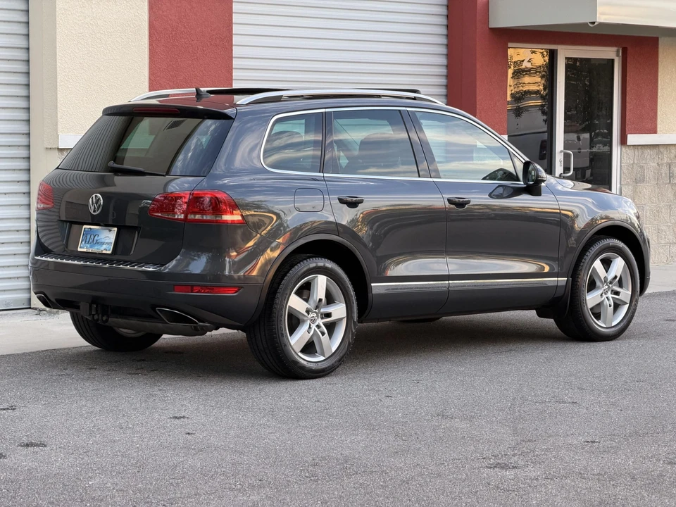 2012 Volkswagen Touareg - Image 15 of 31