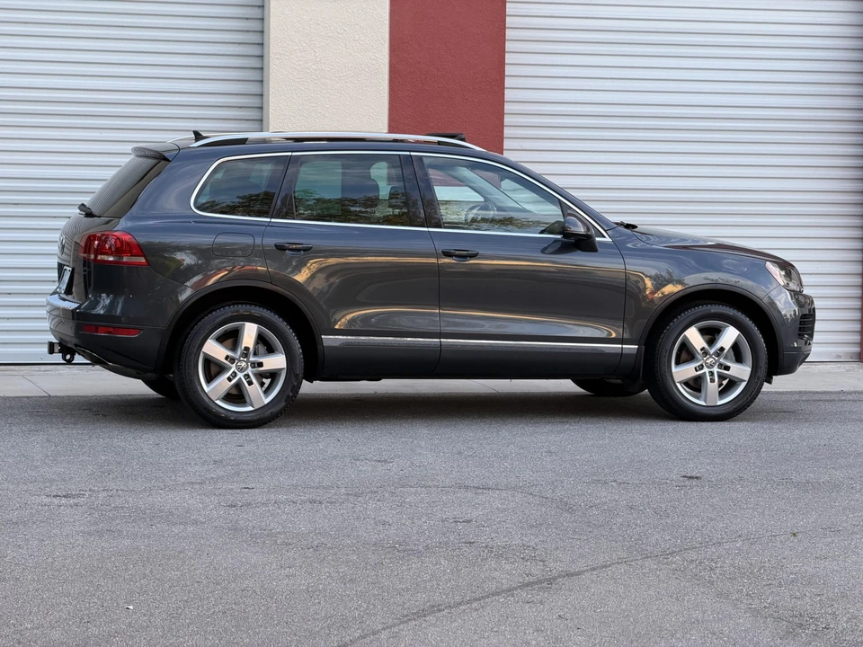 2012 Volkswagen Touareg - Image 17 of 31
