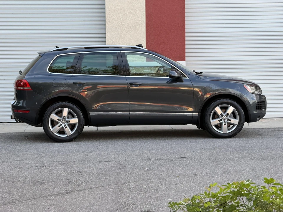 2012 Volkswagen Touareg - Image 20 of 31