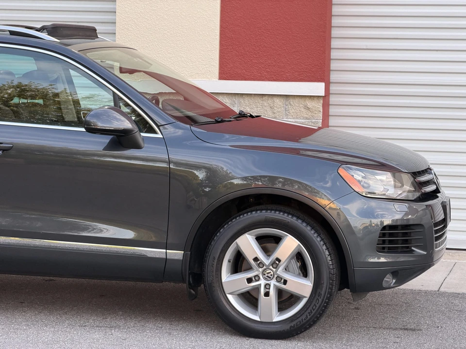 2012 Volkswagen Touareg - Image 22 of 31