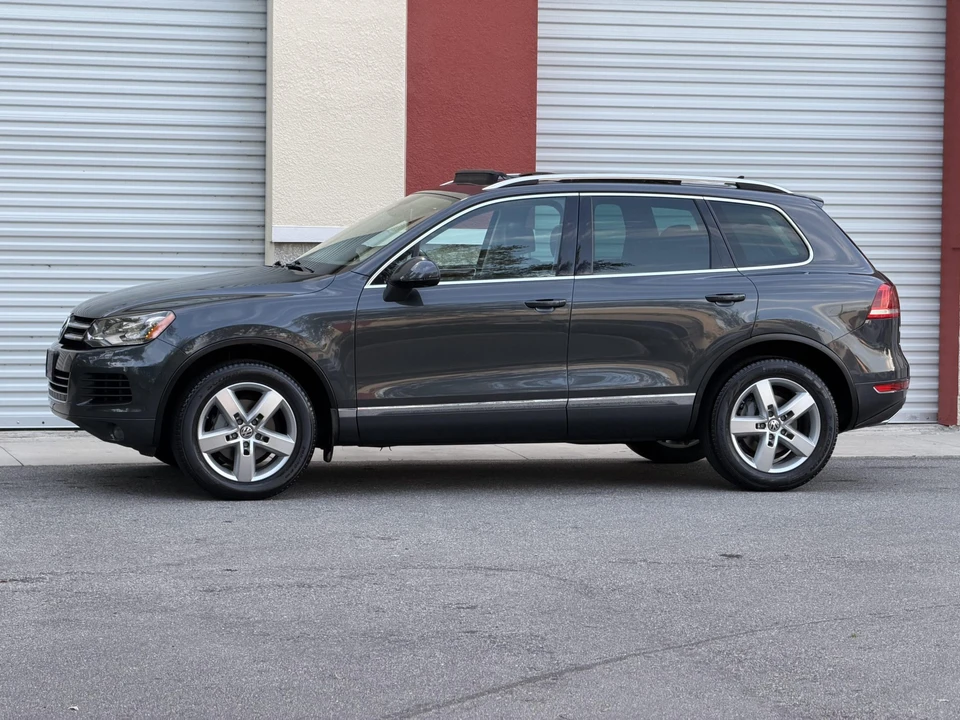 2012 Volkswagen Touareg - Image 8 of 31