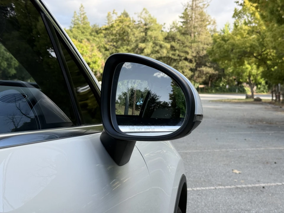 2012 Volkswagen Touareg - Image 26 of 31