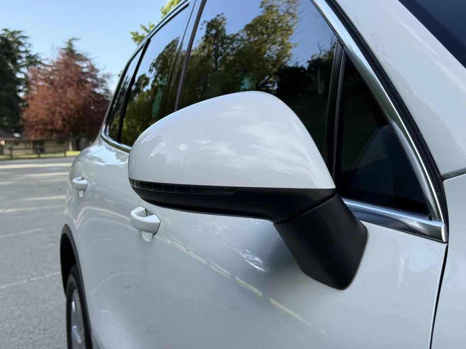 2012 Volkswagen Touareg - Image 27 of 31