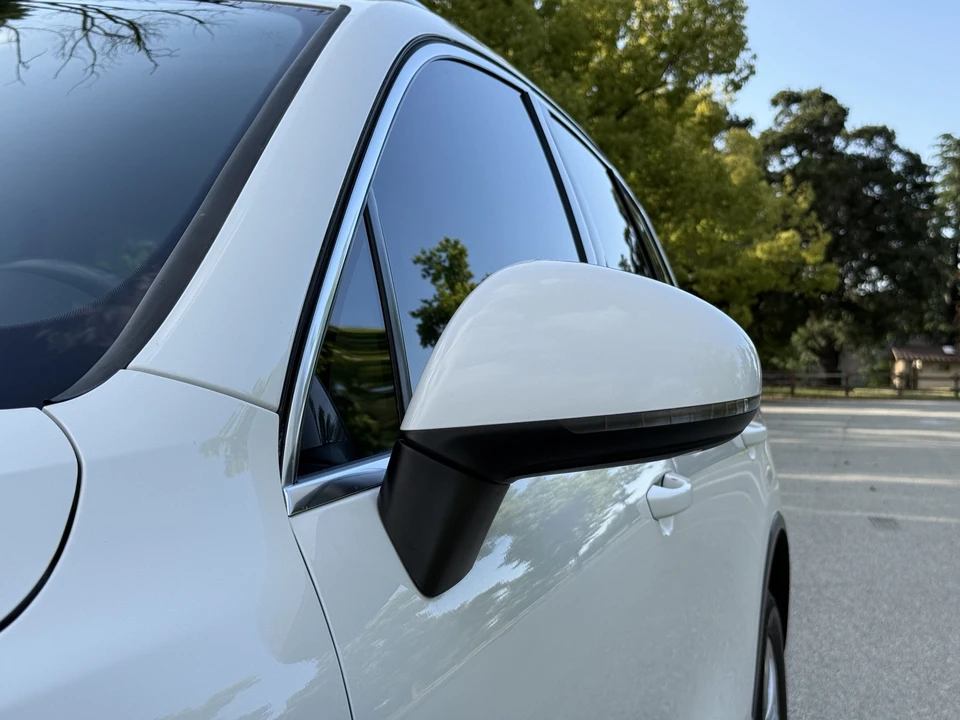 2012 Volkswagen Touareg - Image 28 of 31