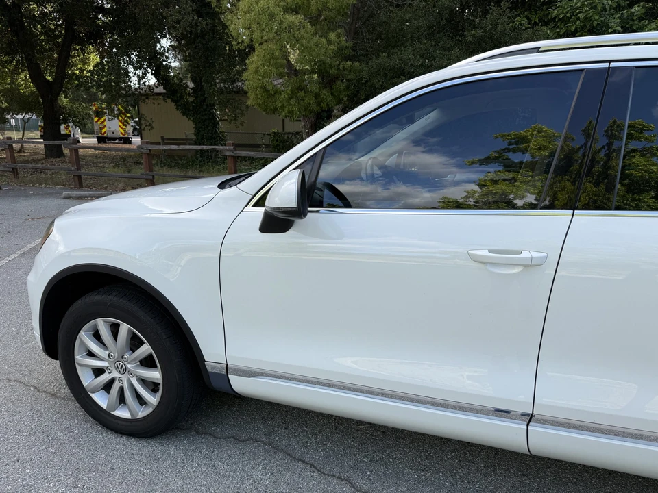 2012 Volkswagen Touareg - Image 14 of 31