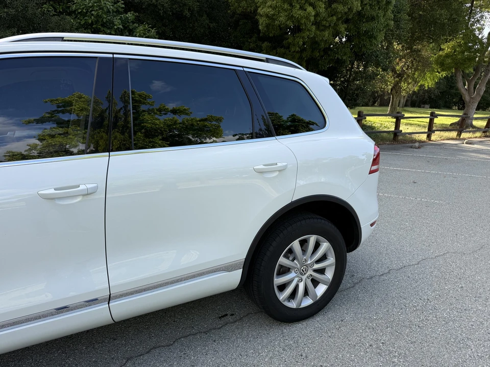 2012 Volkswagen Touareg - Image 15 of 31