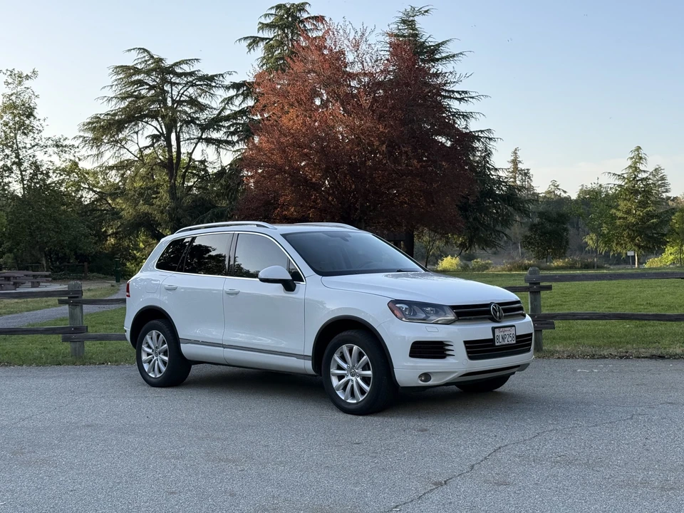 2012 Volkswagen Touareg - Image 10 of 31
