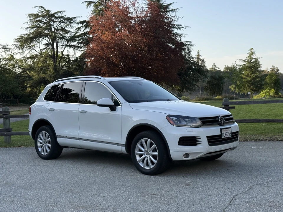 2012 Volkswagen Touareg - Image 13 of 31