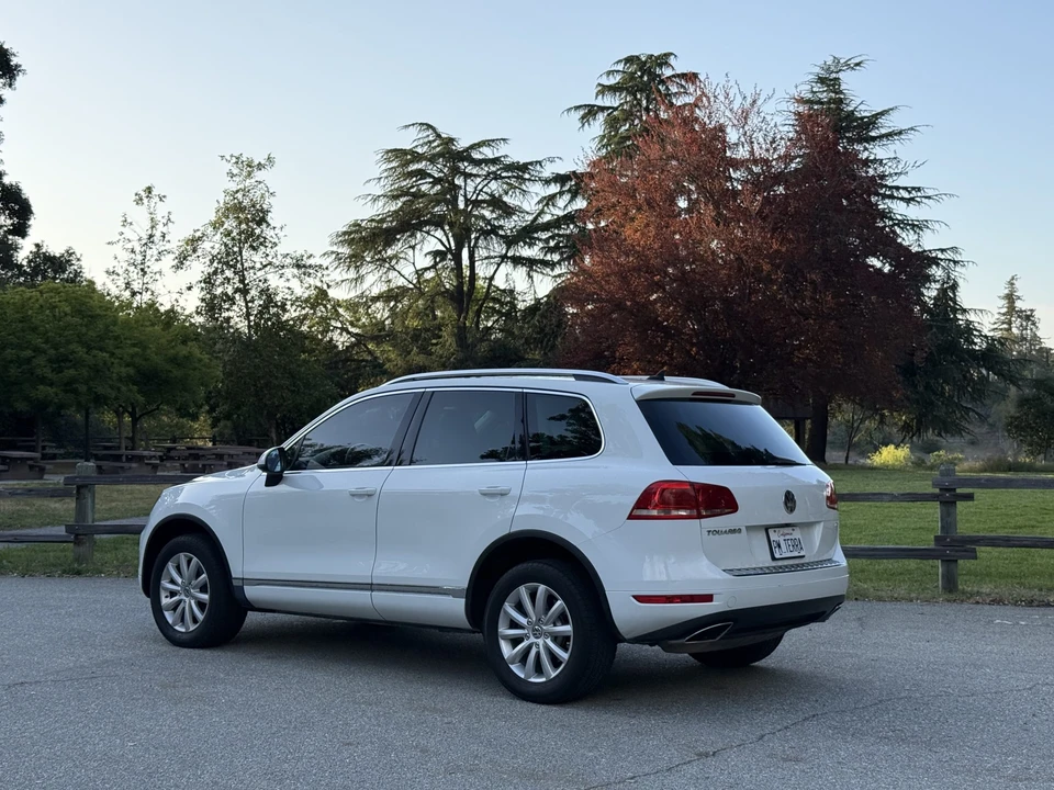 2012 Volkswagen Touareg - Image 6 of 31