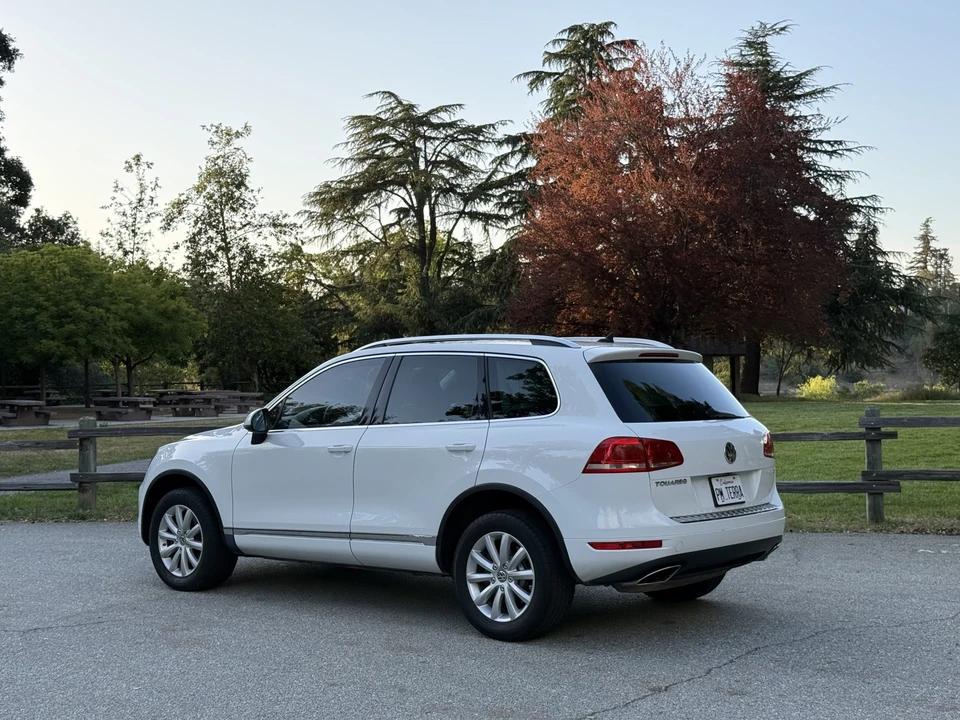 2012 Volkswagen Touareg - Image 7 of 31