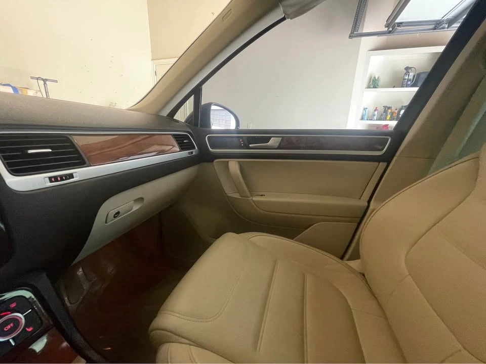2012 Volkswagen Touareg - Image 10 of 10