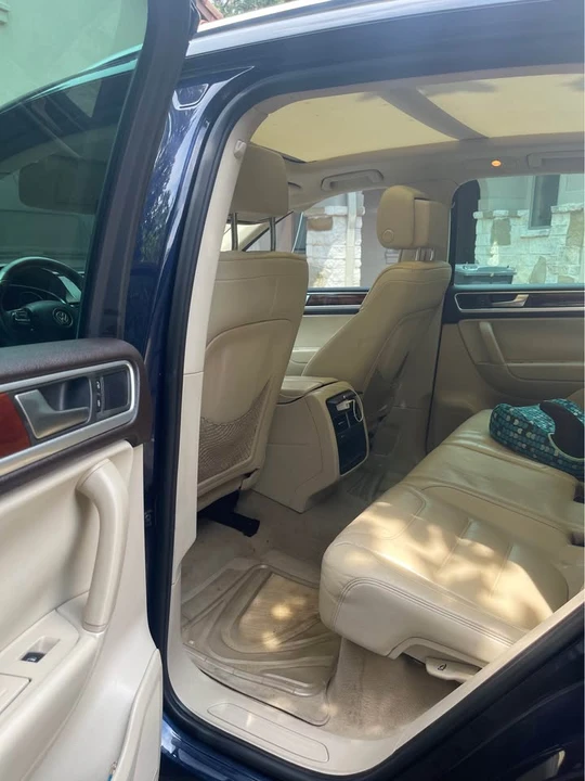 2012 Volkswagen Touareg - Image 8 of 10