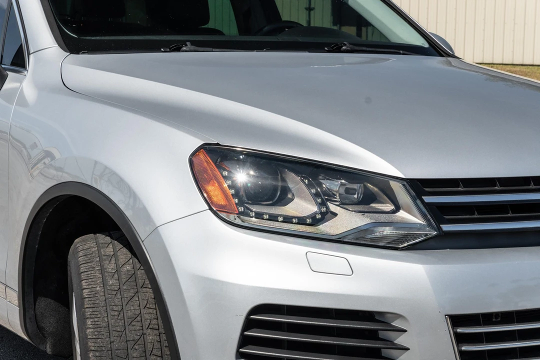 2012 Volkswagen Touareg - Image 25 of 31