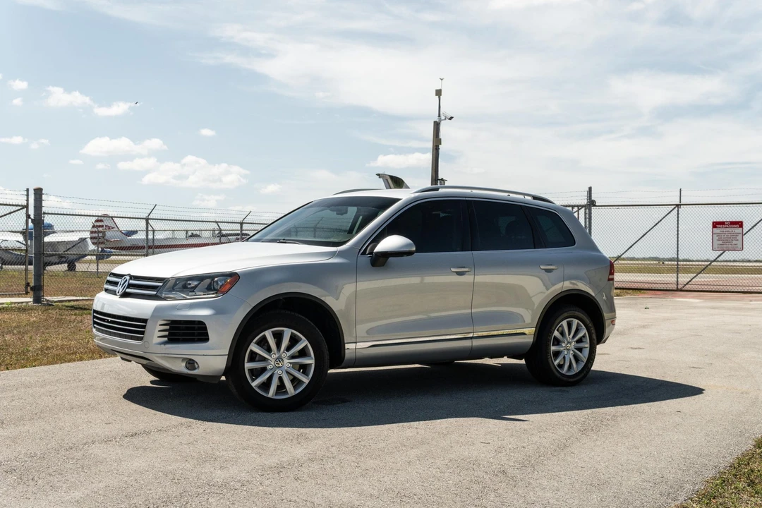 2012 Volkswagen Touareg - Image 2 of 31
