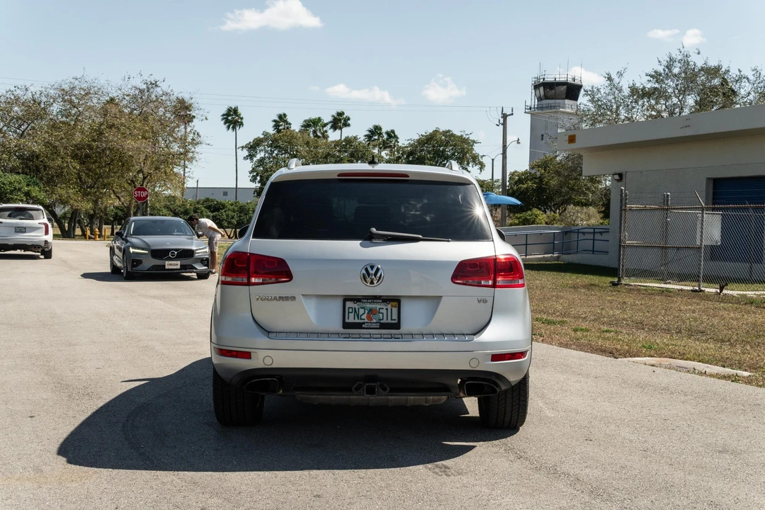 2012 Volkswagen Touareg - Image 11 of 31