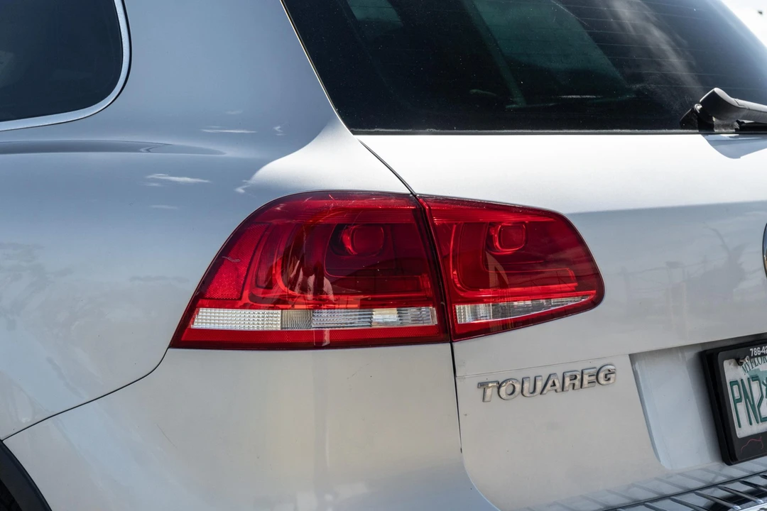 2012 Volkswagen Touareg - Image 19 of 31