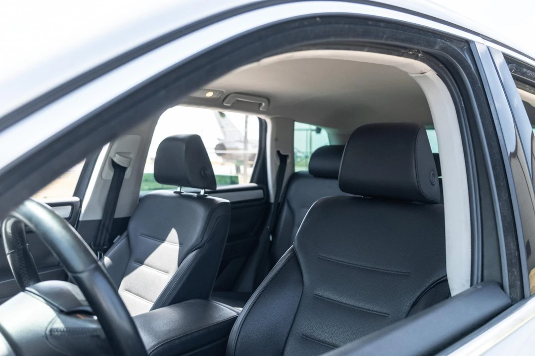 2012 Volkswagen Touareg - Image 4 of 7