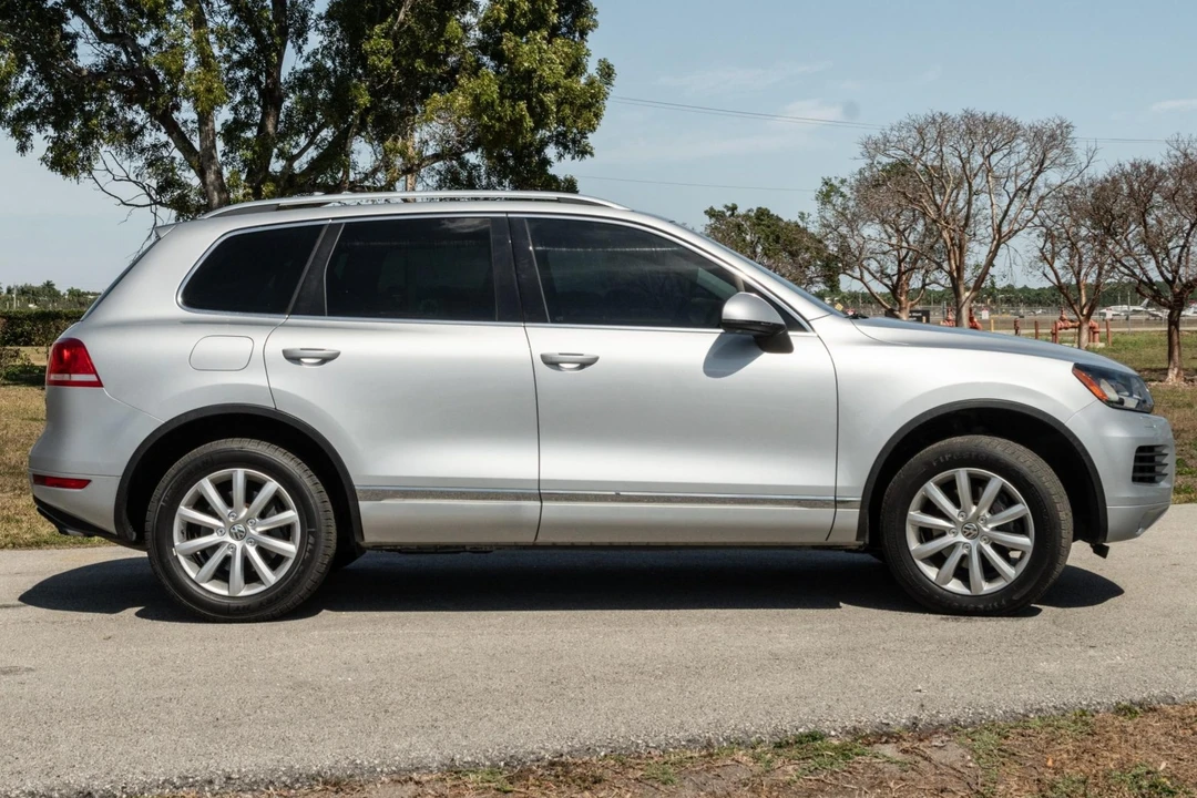 2012 Volkswagen Touareg - Image 3 of 7