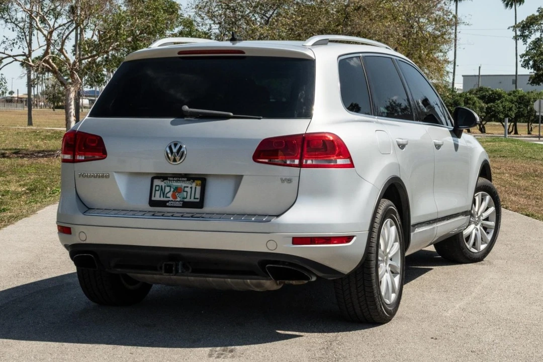 2012 Volkswagen Touareg - Image 2 of 7