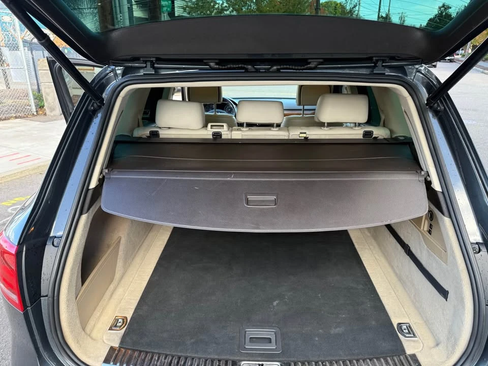 2012 Volkswagen Touareg - Image 12 of 15