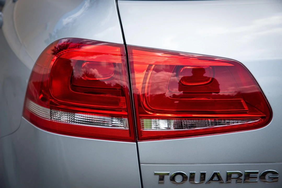 2012 Volkswagen Touareg - Image 15 of 31