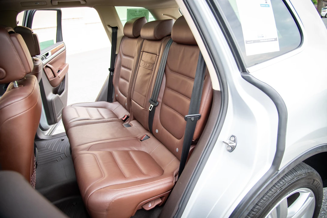 2012 Volkswagen Touareg - Image 24 of 31