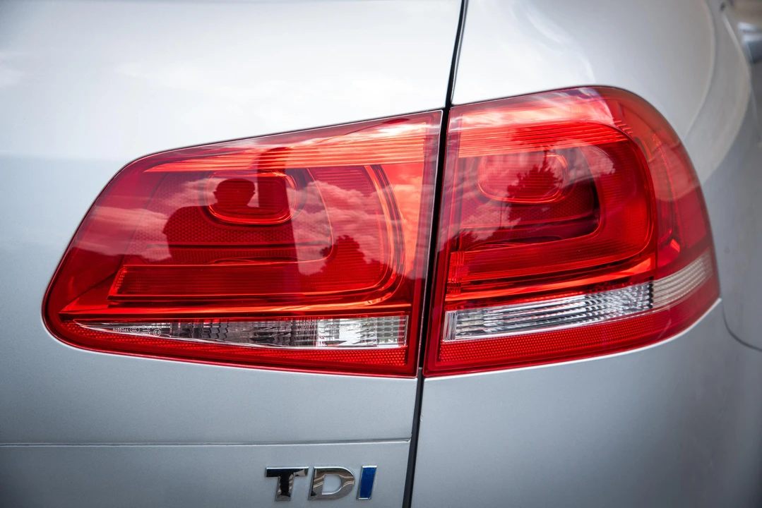2012 Volkswagen Touareg - Image 16 of 31
