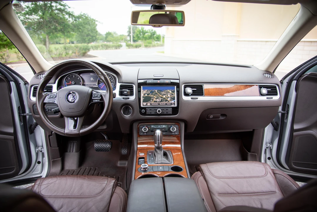 2012 Volkswagen Touareg - Image 22 of 31