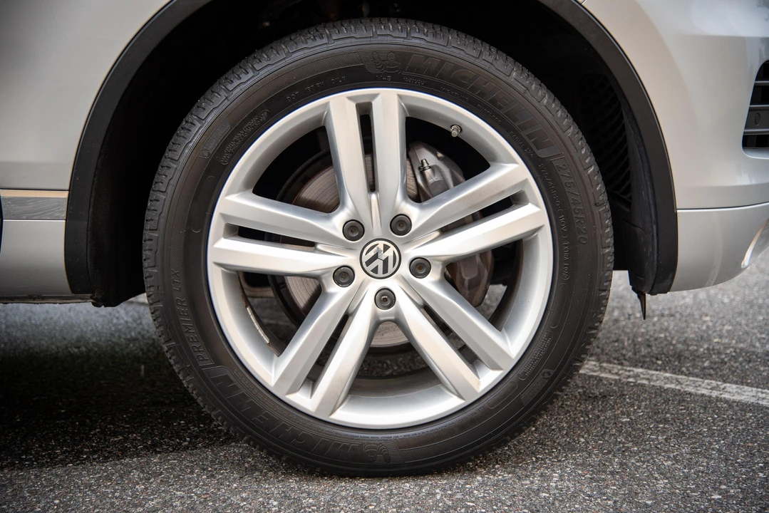 2012 Volkswagen Touareg - Image 21 of 31