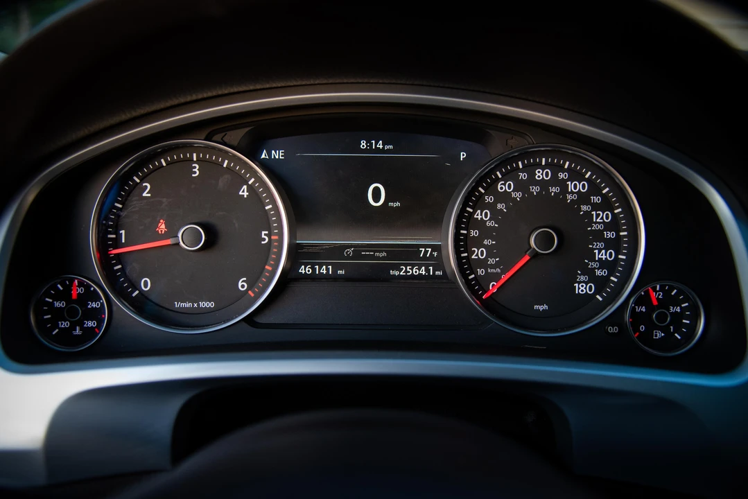 2012 Volkswagen Touareg - Image 25 of 31