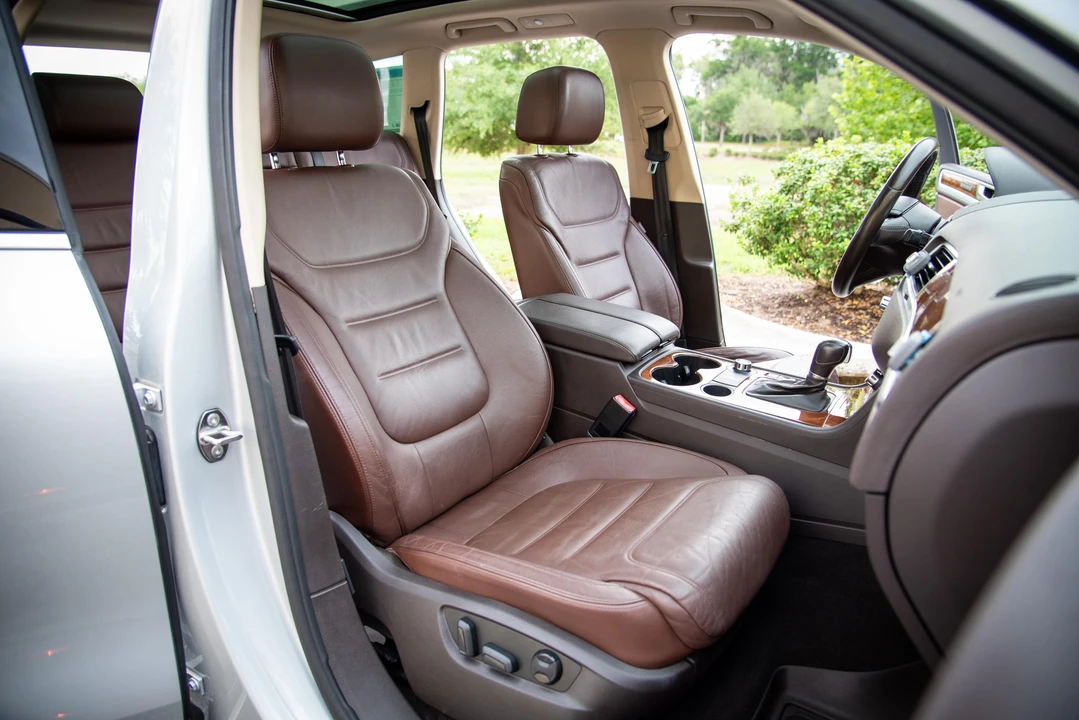 2012 Volkswagen Touareg - Image 27 of 31