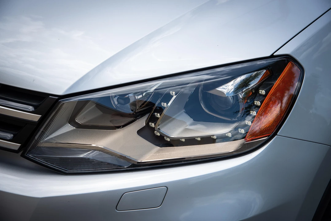 2012 Volkswagen Touareg - Image 13 of 31