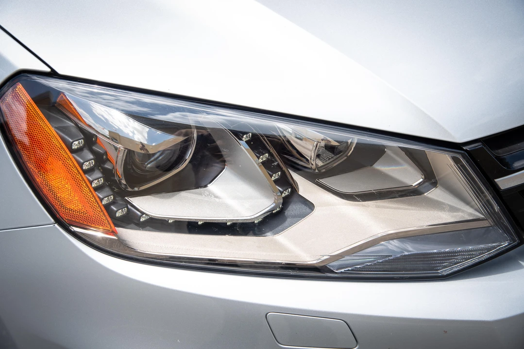 2012 Volkswagen Touareg - Image 12 of 31