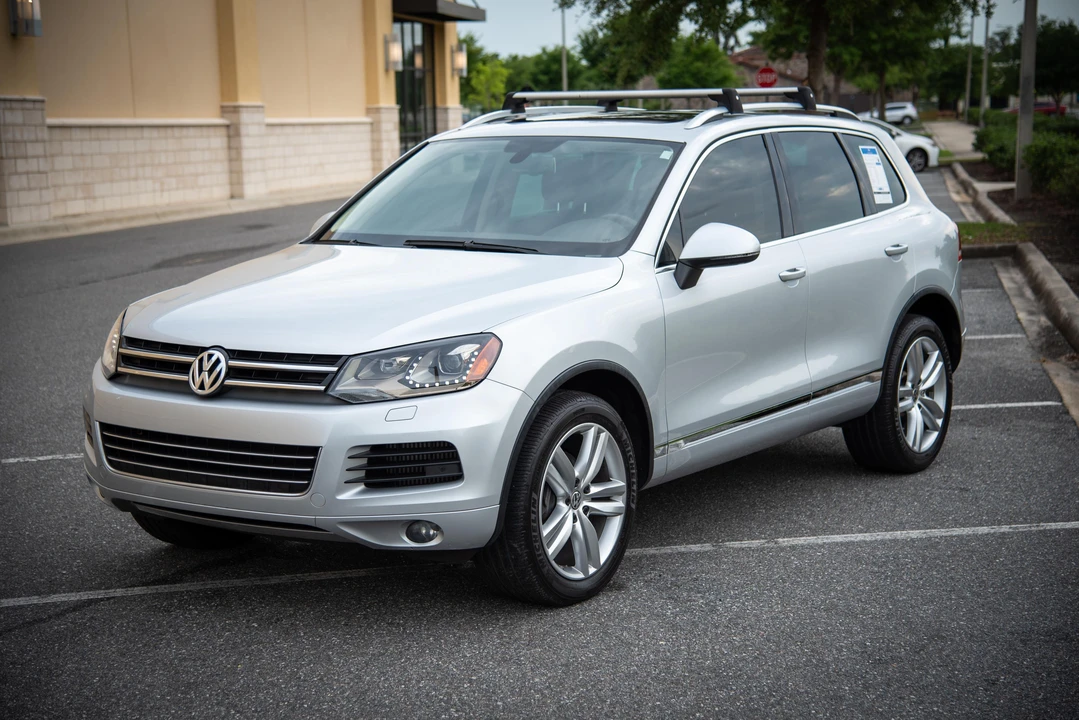 2012 Volkswagen Touareg - Image 7 of 31