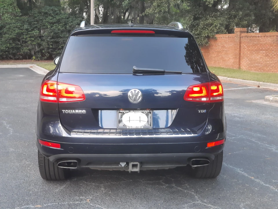2012 Volkswagen Touareg - Image 28 of 31