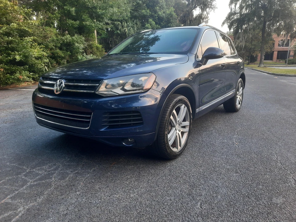2012 Volkswagen Touareg - Image 10 of 31