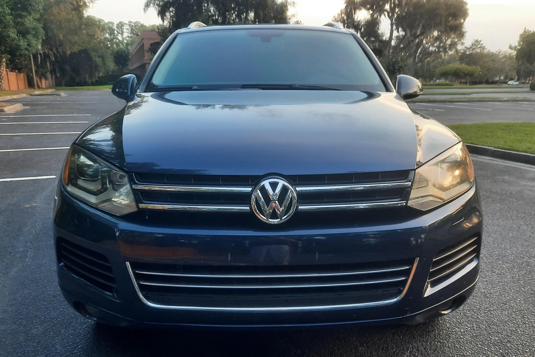 2012 Volkswagen Touareg - Image 2 of 31