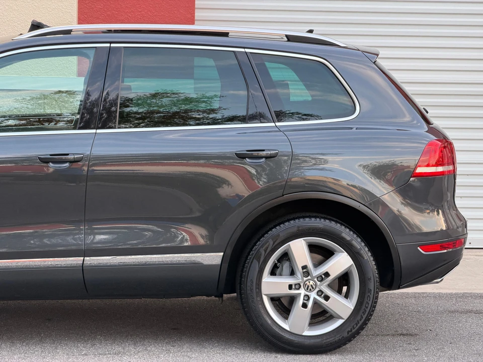 2012 Volkswagen Touareg - Image 30 of 31
