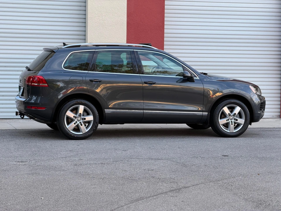 2012 Volkswagen Touareg - Image 13 of 31
