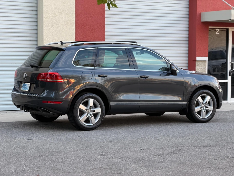 2012 Volkswagen Touareg - Image 12 of 31