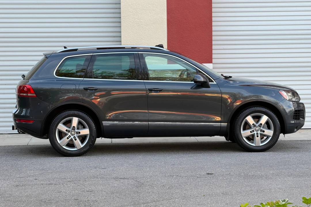 2012 Volkswagen Touareg - Image 3 of 31