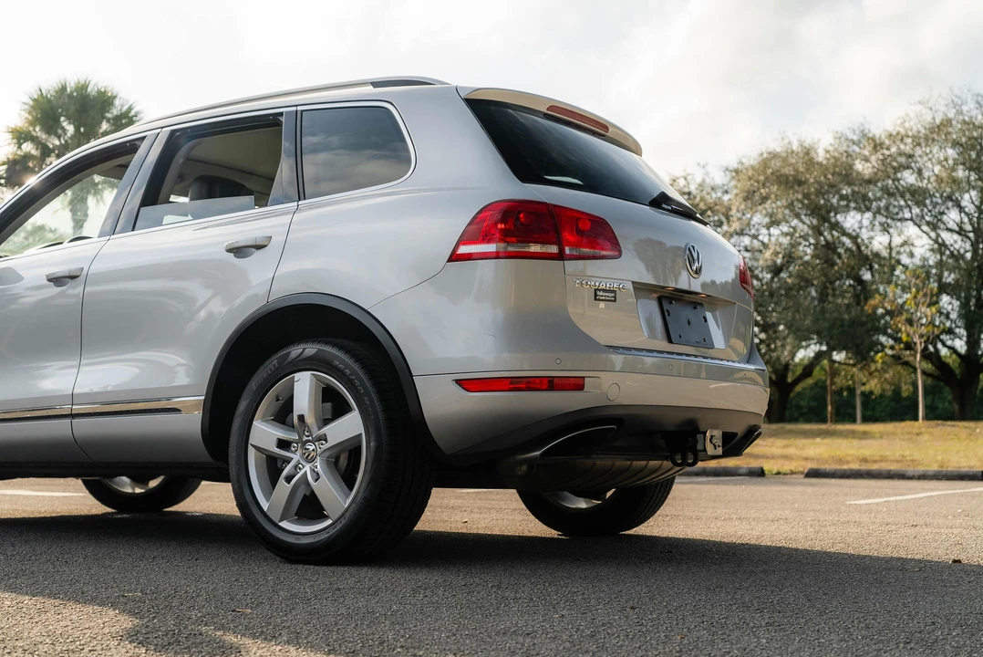 2012 Volkswagen Touareg - Image 18 of 31