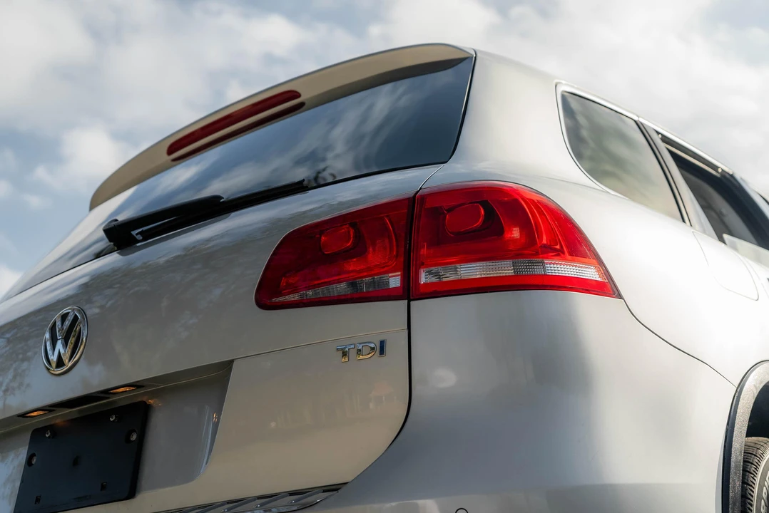 2012 Volkswagen Touareg - Image 23 of 31